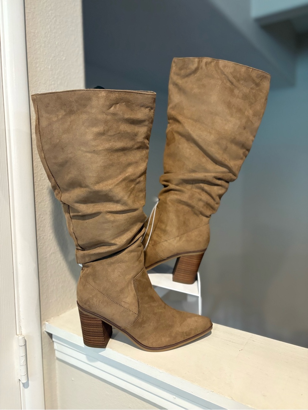 New Universal Thread Faux Suede Tan Women's Junie Tall Boots Wide Calf Sz 6.5